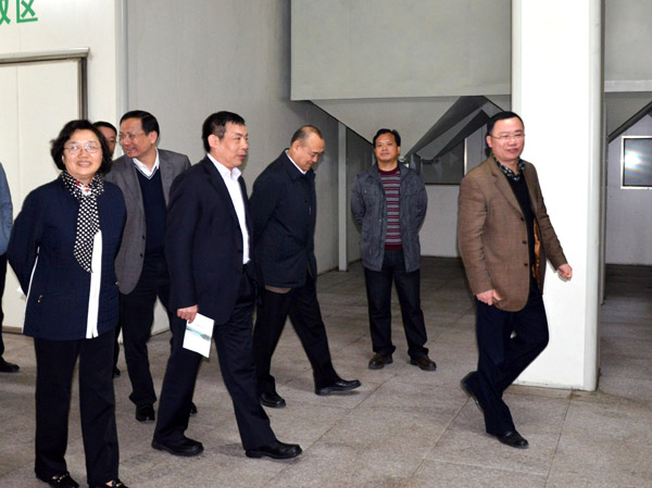 »ḱδ˵Ӳ켯ڰͶҵ